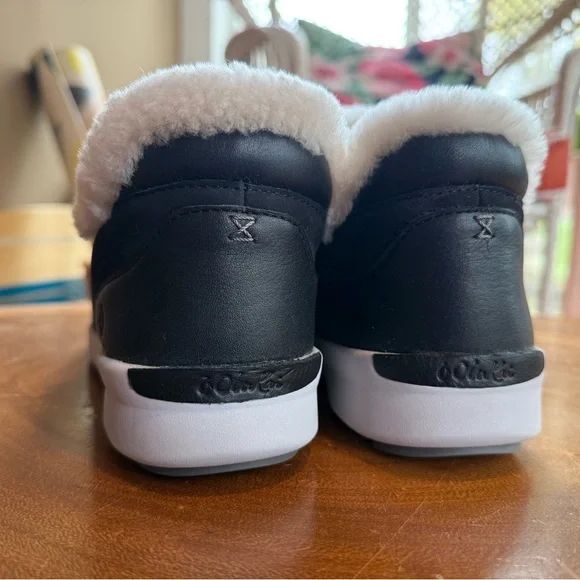 OluKai Malia Hulu Women’s Shearling Black Booties, leather, waterproof - Picture 3 of 9